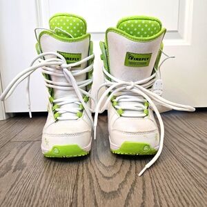 Firefly kids snowboarding boots size 2 white